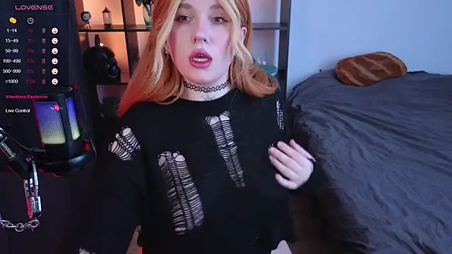 Snapshot of The_Full_Red_Moon chatting on February 17, 11:23 am The Full Red Moon online show from February 17, 11:23 am