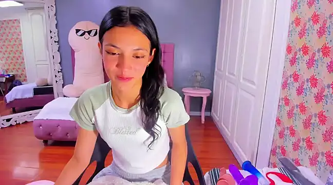 Snapshot of Iris_Stone_ chatting on January 21, 1:43 pm Iris Stone online show from January 21, 1:43 pm