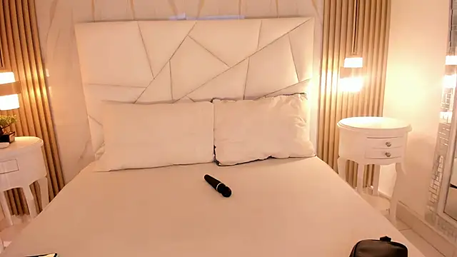 Snapshot of belacampbell chatting on January 9, 6:27 am belacampbell online show from January 9, 6:27 am