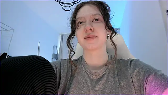 Snapshot of Viktoria_Oliverr chatting on November 14, 9:08 am Viktoria Oliverr online show from November 14, 9:08 am