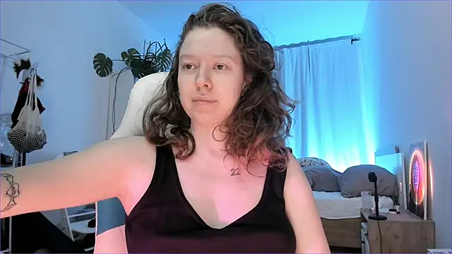 Snapshot of Viktoria_Oliverr chatting on November 25, 6:46 am Viktoria Oliverr online show from November 25, 6:46 am