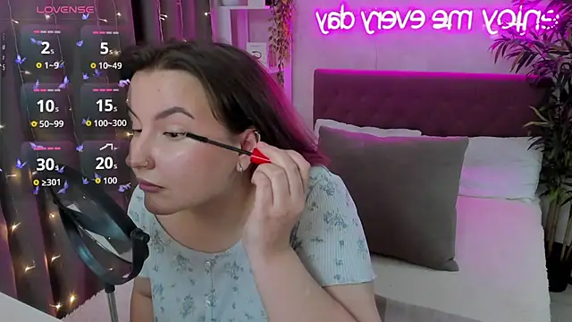 FeralPeach online show from September 11, 4:34 am