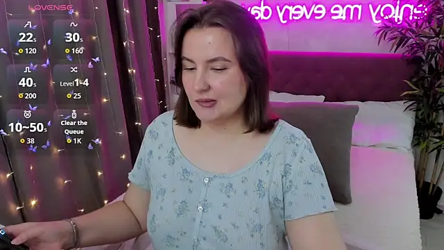 FeralPeach online show from October 15, 5:29 am