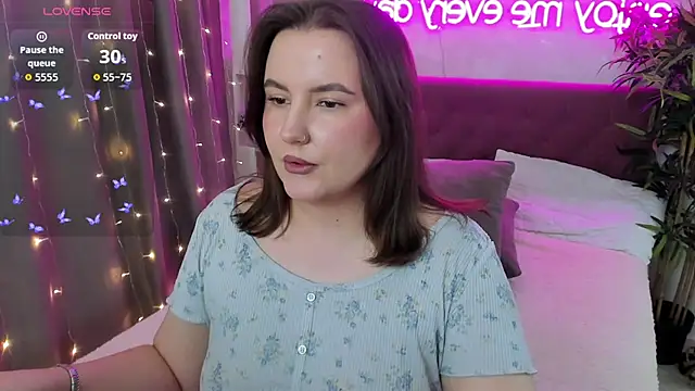 FeralPeach online show from February 1, 5:39 am