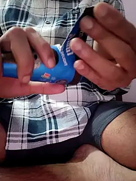 Snapshot of Collegeboywithbigweapan21 chatting on February 12, 4:57 pm Collegeboywithbigweapan21 online show from February 12, 4:57 pm