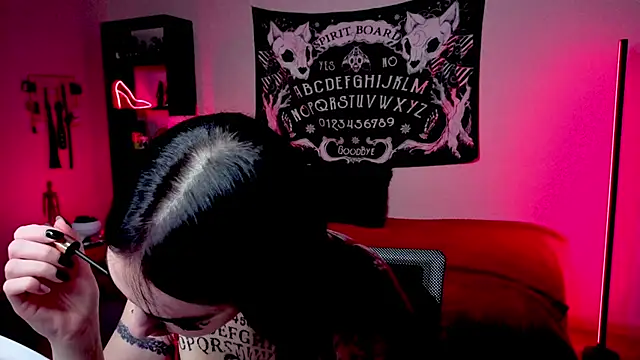 Magic Allie online show from April 8, 8:42 pm