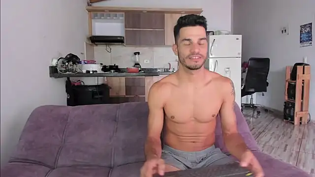 Snapshot of MorganFrei chatting on March 1, 6:21 pm MorganFrei online show from March 1, 6:21 pm