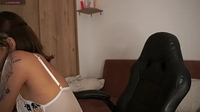 MissKorah online show from December 18, 7:41 pm