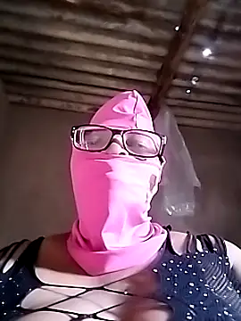 Snapshot of naughtygrannyXXX chatting on December 14, 5:51 am naughtygrannyXXX online show from December 14, 5:51 am