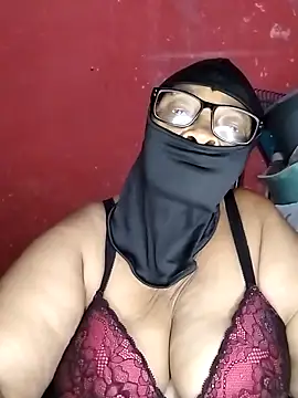 Snapshot of naughtygrannyXXX chatting on December 19, 10:53 pm naughtygrannyXXX online show from December 19, 10:53 pm