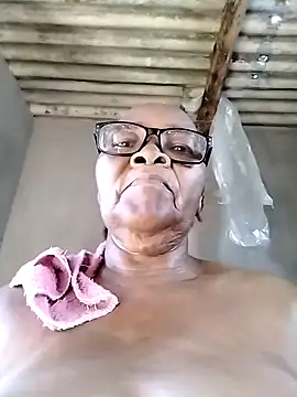 Snapshot of naughtygrannyXXX chatting on January 28, 6:16 am naughtygrannyXXX online show from January 28, 6:16 am