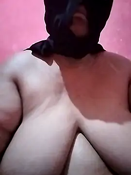 Snapshot of naughtygrannyXXX chatting on October 17, 8:11 pm naughtygrannyXXX online show from October 17, 8:11 pm