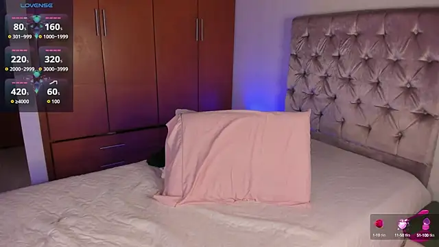 Snapshot of AlannaLove__ chatting on September 9, 12:10 am AlannaLove online show from September 9, 12:10 am