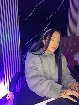 Ady 18 online show from November 18, 8:57 pm