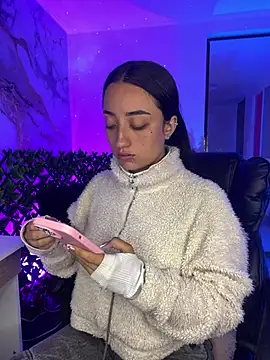 Ady 18 online show from February 18, 8:49 pm