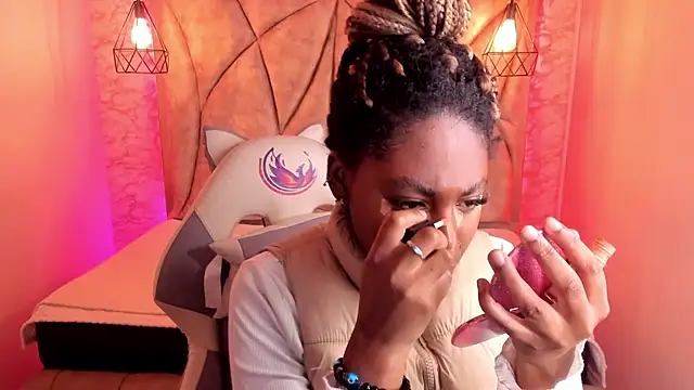 Queen perla  online show from February 1, 12:37 pm