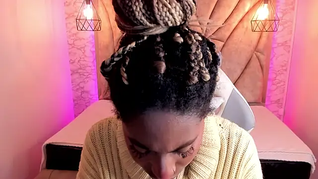 Queen perla  online show from February 23, 3:02 am