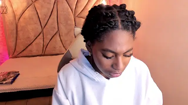 Queen perla  online show from March 13, 12:13 pm