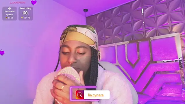 Queen perla  online show from March 29, 5:35 pm