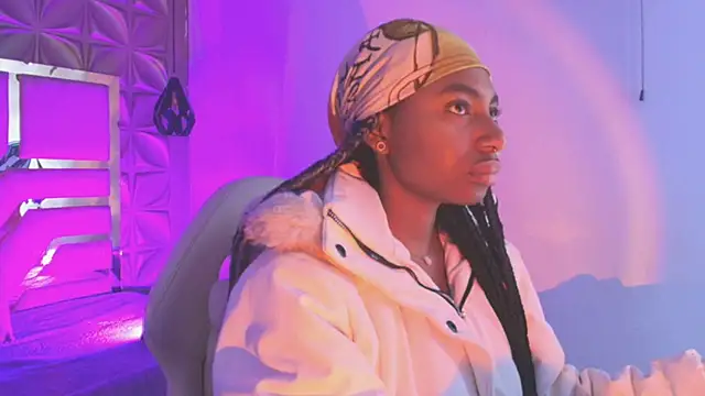 Queen perla  online show from April 3, 12:03 pm