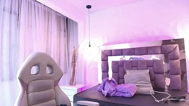 Queen perla  online show from June 1, 12:07 pm