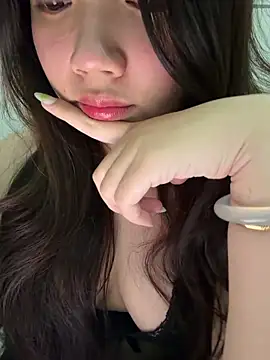 Hotellinh12 online show from May 5, 4:04 pm