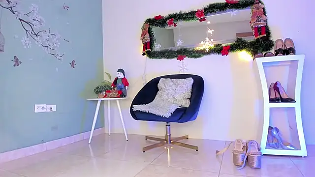 thais dreams online show from January 3, 12:30 pm