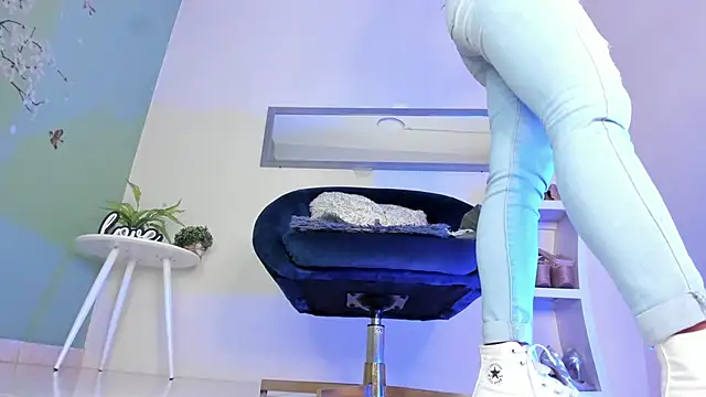 thais dreams online show from January 13, 12:45 pm