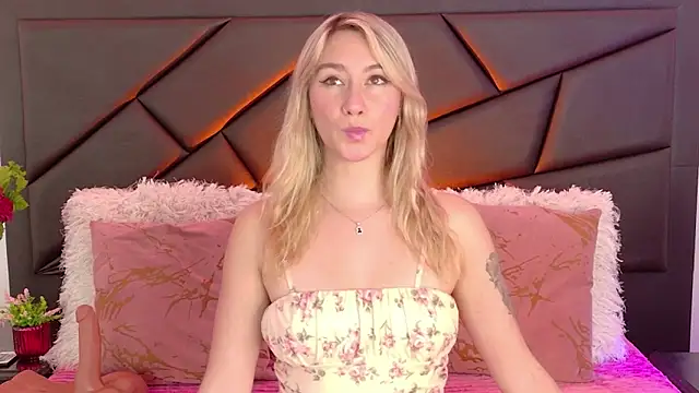 MaryDeniro online show from April 10, 8:13 pm