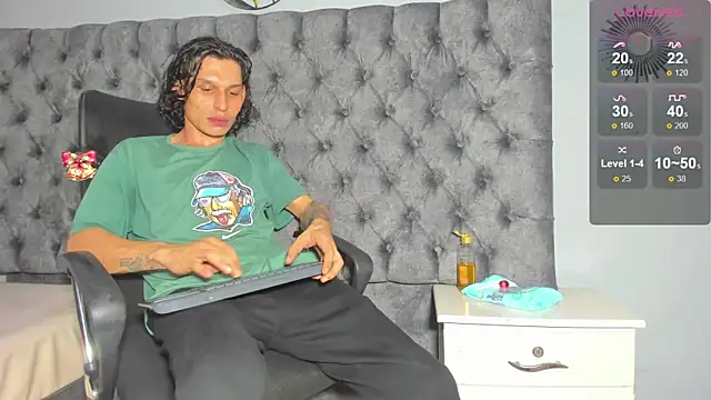 marcus smithh online show from December 4, 10:46 am