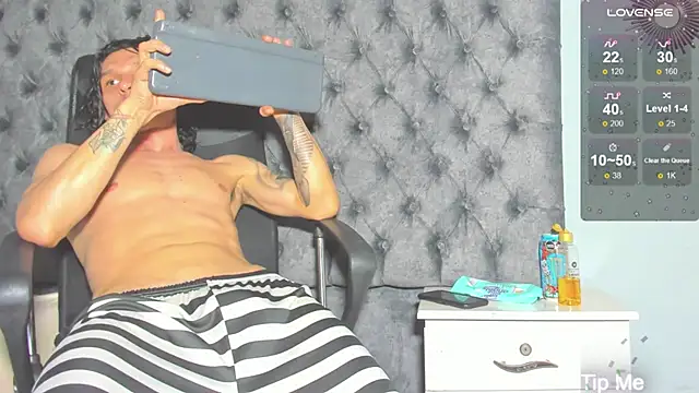 marcus smithh online show from December 12, 7:19 am