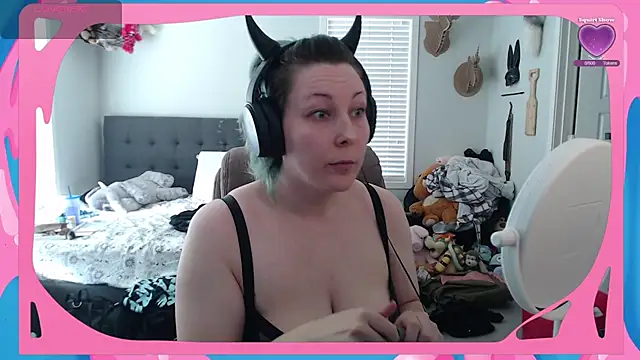 Snapshot of CirqueNoirBlu chatting on October 1, 9:54 pm CirqueNoirBlu online show from October 1, 9:54 pm