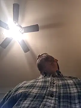 Snapshot of silkstroker6981 chatting on January 18, 11:19 pm silkstroker6981 online show from January 18, 11:19 pm