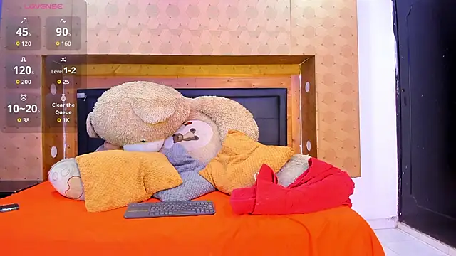 SofiAndNicol online show from December 17, 11:05 am