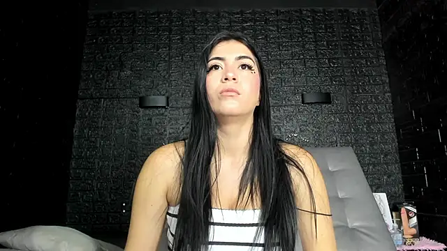 Snapshot of Sweet-Monica chatting on January 20, 10:40 am Sweet-Monica online show from January 20, 10:40 am