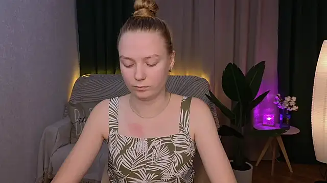 CarolynCohen   online show from December 2, 4:53 am
