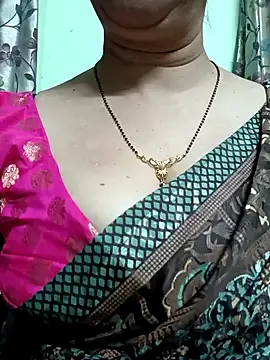 Snapshot of Rosy-B chatting on December 16, 9:41 pm Rosy-B online show from December 16, 9:41 pm