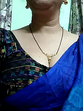 Snapshot of Rosy-B chatting on December 24, 10:11 am Rosy-B online show from December 24, 10:11 am