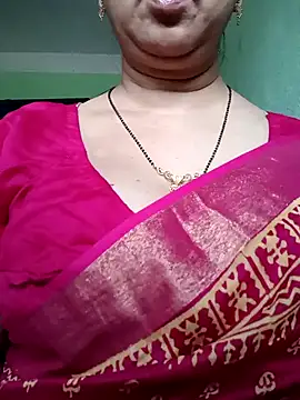 Snapshot of Rosy-B chatting on December 25, 10:06 am Rosy-B online show from December 25, 10:06 am