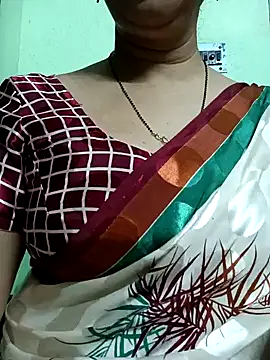 Snapshot of Rosy-B chatting on December 31, 12:43 am Rosy-B online show from December 31, 12:43 am