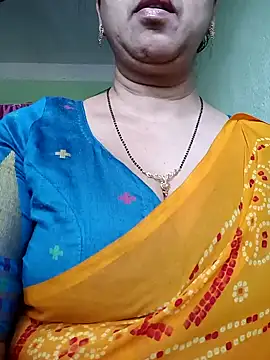 Snapshot of Rosy-B chatting on January 1, 9:39 am Rosy-B online show from January 1, 9:39 am