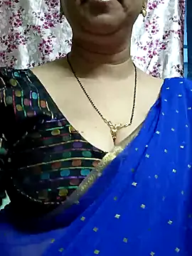 Snapshot of Rosy-B chatting on January 3, 6:14 pm Rosy-B online show from January 3, 6:14 pm