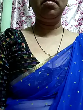 Snapshot of Rosy-B chatting on January 4, 12:48 am Rosy-B online show from January 4, 12:48 am