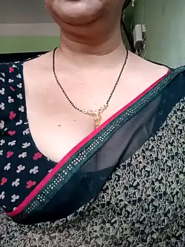 Snapshot of Rosy-B chatting on January 9, 9:59 am Rosy-B online show from January 9, 9:59 am