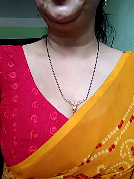 Snapshot of Rosy-B chatting on January 28, 10:02 am Rosy-B online show from January 28, 10:02 am