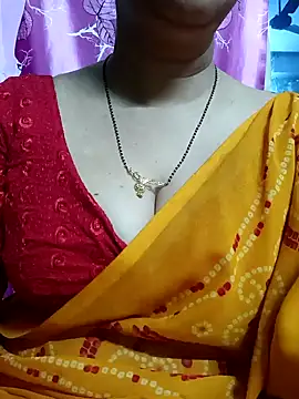 Snapshot of Rosy-B chatting on February 22, 12:27 am Rosy-B online show from February 22, 12:27 am