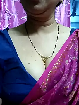 Snapshot of Rosy-B chatting on February 26, 5:39 pm Rosy-B online show from February 26, 5:39 pm