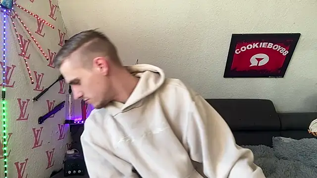 Cookieboy88 online show from April 10, 4:23 pm