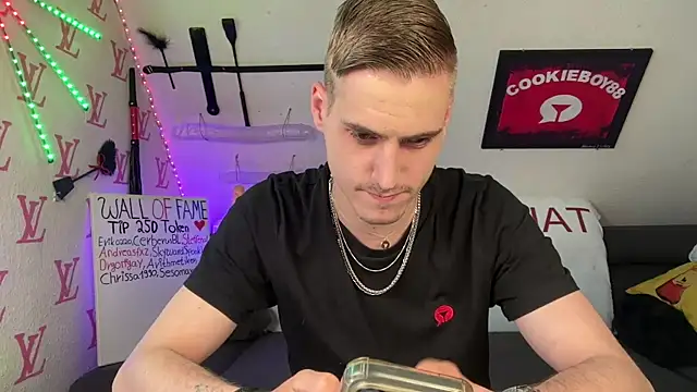 Cookieboy88 online show from May 21, 3:41 pm