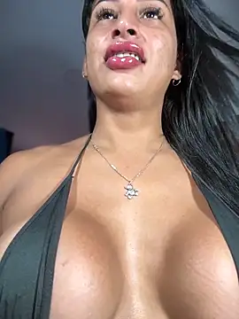 FitnessdollTS online show from December 18, 1:39 pm